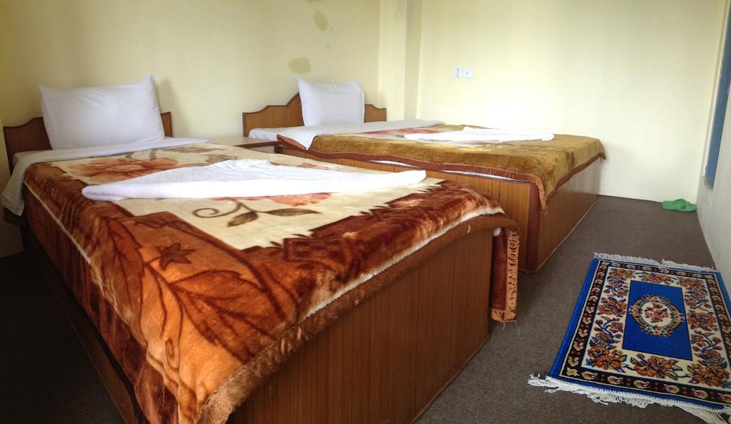 Hotel Lake House ポカラ 部屋 写真